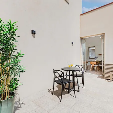 The Sunny Duplex @ Boavista Flats *