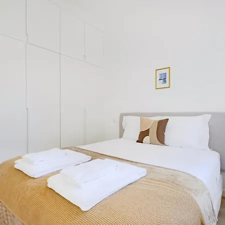 The Sunny Duplex @ Boavista Flats *