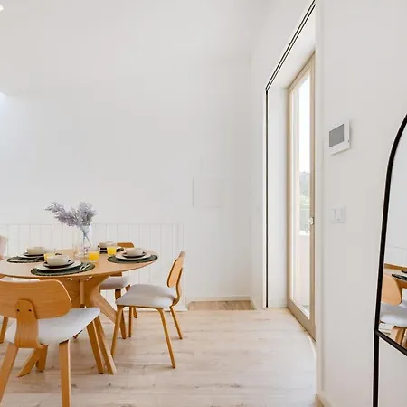 The Sunny Duplex @ Boavista Flats *