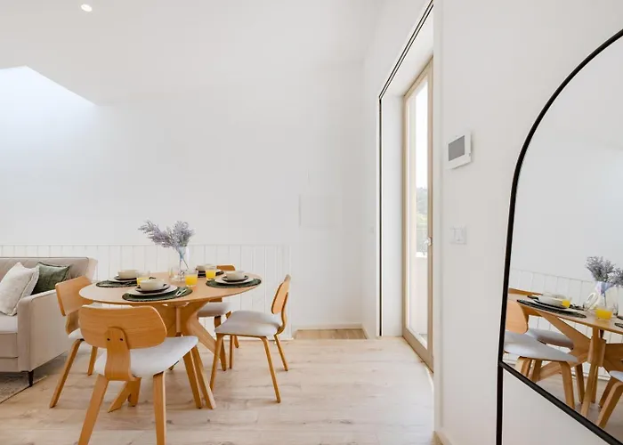 The Sunny Duplex @ Boavista Flats